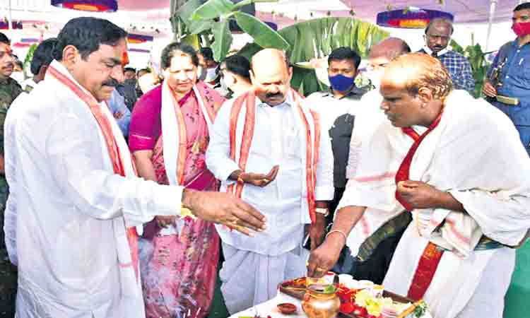 మేడారం జాతరకు భారీ ఏర్పాట్లు