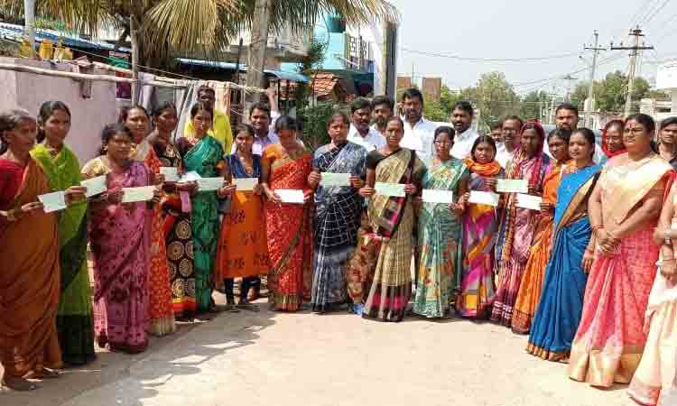 పేదల సంక్షేమానికి పెద్దపీట