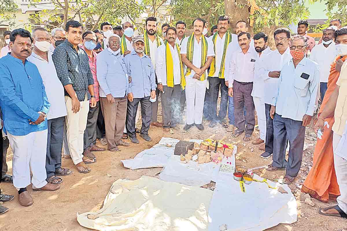 ఆటోనగర్‌ డంపింగ్‌ యార్డులో..అందమైన ఫ్లవర్‌ గార్డెన్‌