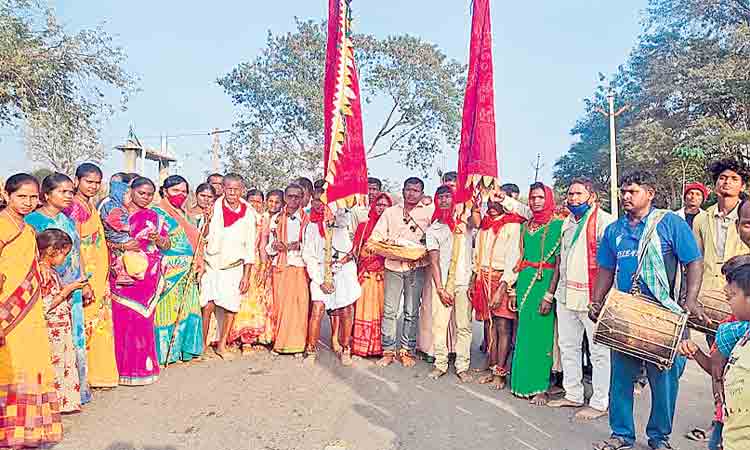 మేడారానికి పగిడిద్దరాజు పయనం