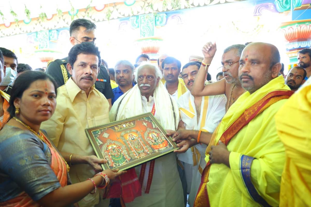 Restoration of temples | దేవాలయాల పునరుద్దరణ కోసం కృషి చేయాలి : హర్యానా గవర్నర్ దత్తాత్రేయ