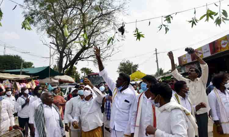 తల్లులకు తొలిపూజ