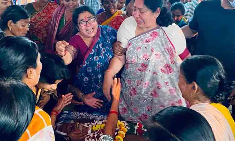 మంత్రి సత్యవతికి పితృవియోగం