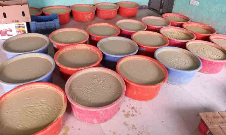 కల్తీ వస్తువుల తయారీ కేంద్రంపై దాడి