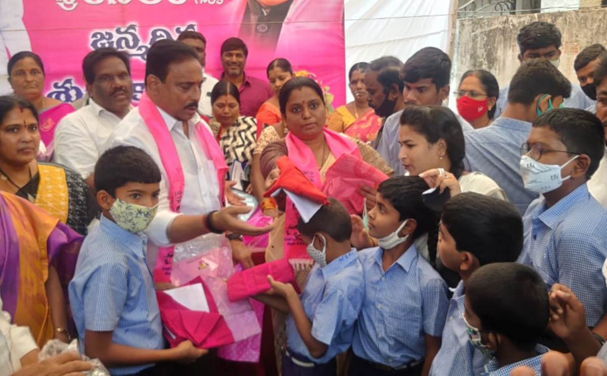KCR‌ birthday celebrations | ప్రారంభమైన కేసీఆర్‌ జన్మదిన వేడుకల సంబురాలు