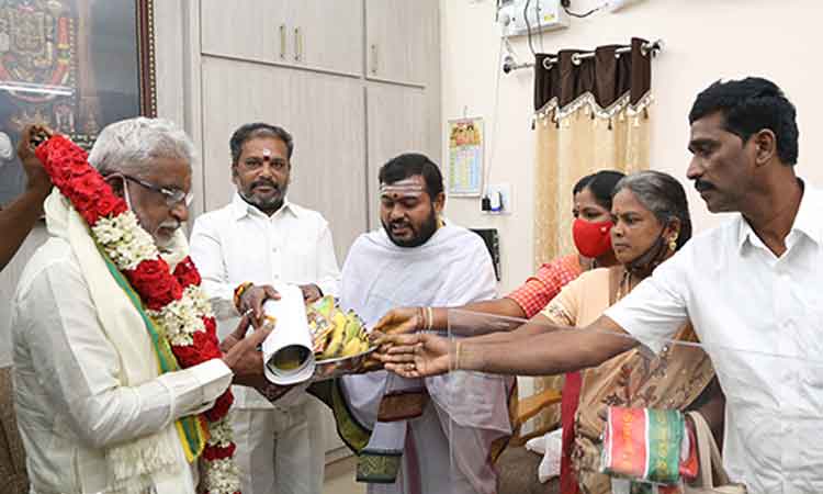 బ్రహ్మోత్సవాలకు హాజరుకావాలని టీటీడీ చైర్మన్ కు ఆహ్వానం..