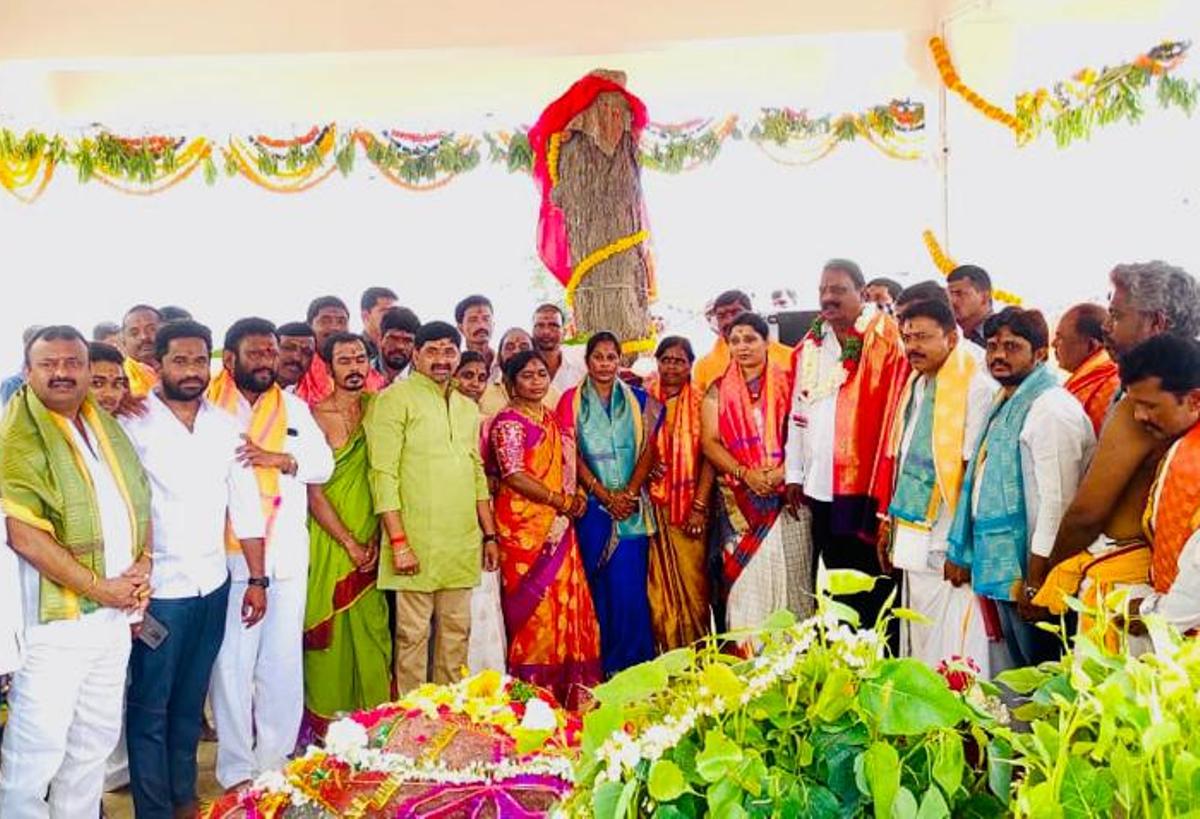 Dedication of idols |  ప్రతి ఒక్కరు దైవభక్తిని అలవర్చుకోవాలి : ఎమ్మెల్యే టి.ప్రకాశ్‌ గౌడ్‌