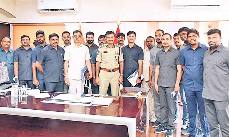 ఫేక్‌ సర్టిఫికెట్‌ ఉంటే.. కటకటాలే..