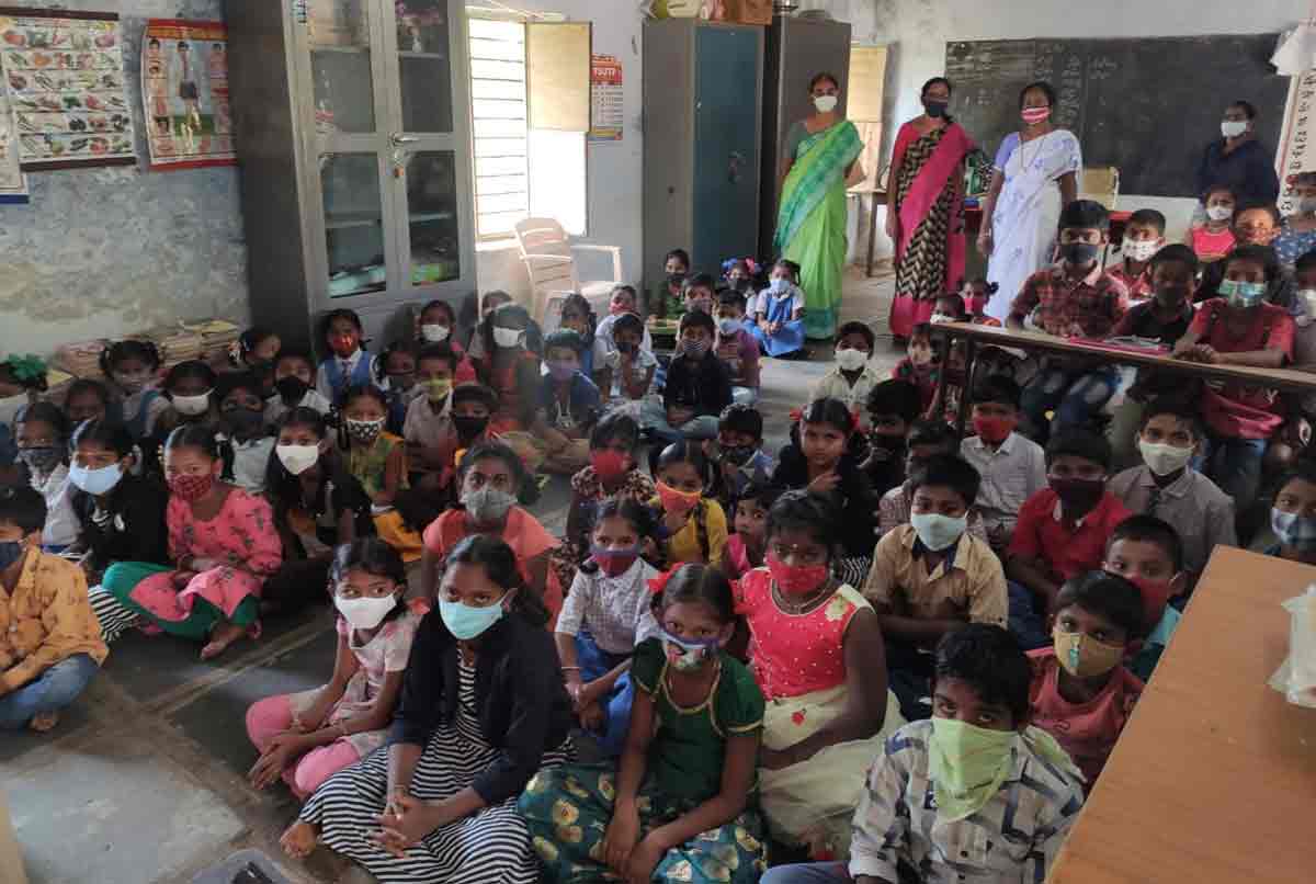 ఆదర్శ బోధన..పెరిగిన ఆదరణ