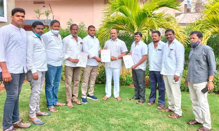 ఆపద్బాంధవుడు సీఎం కేసీఆర్‌: చల్లా