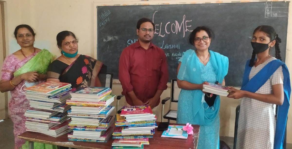 Distribution of Books | విద్యార్థులకు స్టడీ మెటీరియల్‌ అందజేత
