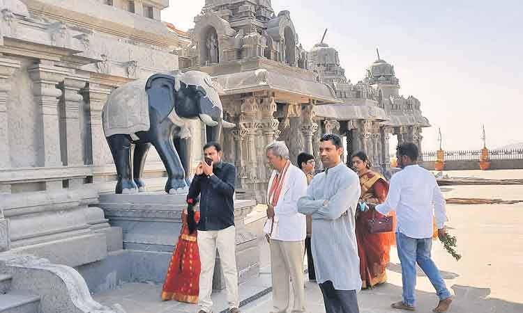 కాళేశ్వరం ముక్తిమార్గం.. యాదాద్రి భక్తిమార్గం
