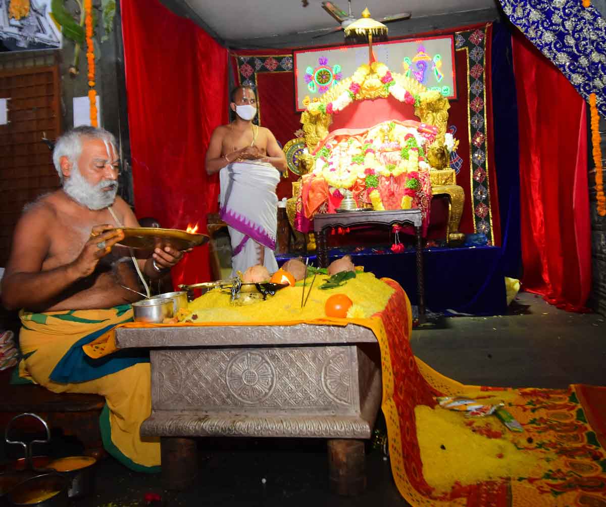 యాదాద్రి లో నిత్య తిరు కల్యాణోత్పవం