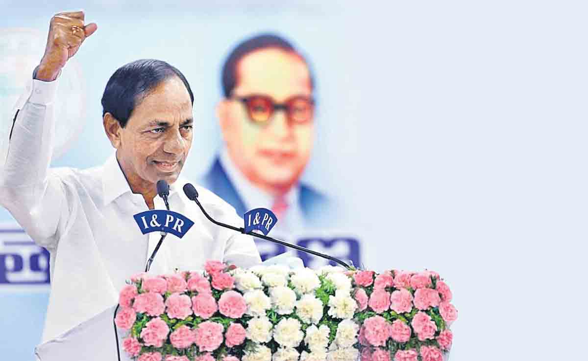 చీకట్లను తరిమివేసే కాంతిపుంజం దళితబంధు