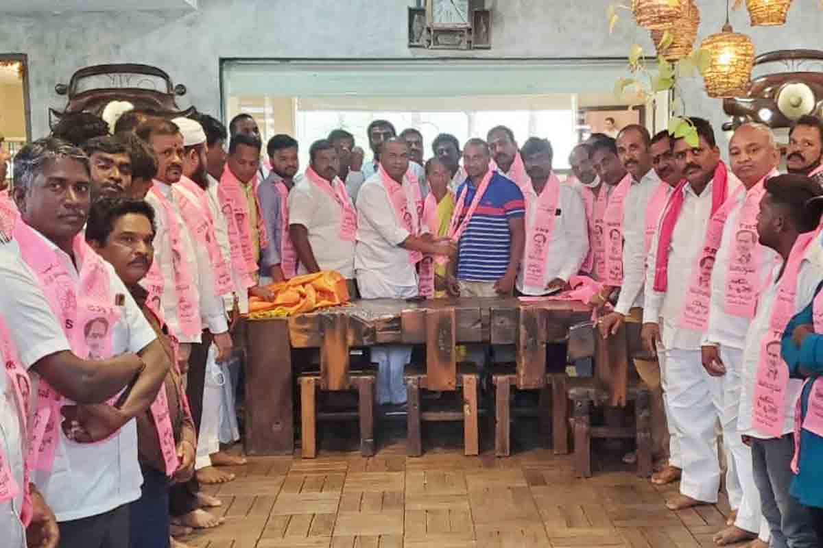 టీఆర్‌ఎస్‌లో భారీగా చేరికలు