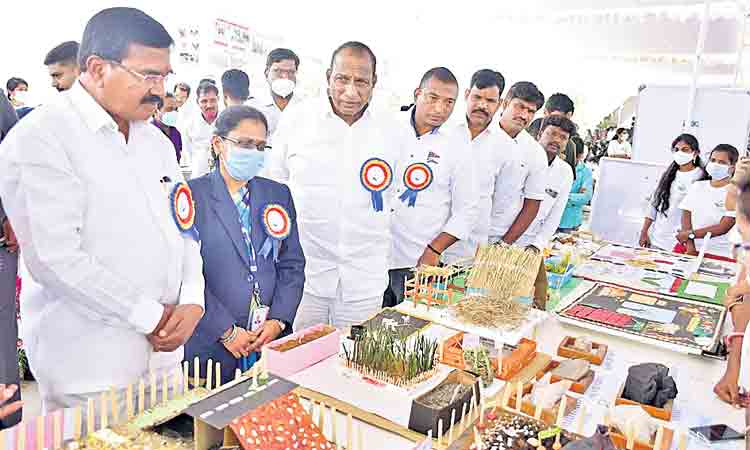 అగ్రికల్చర్‌ విద్యార్థులకు ఉజ్వల భవిష్యత్తు