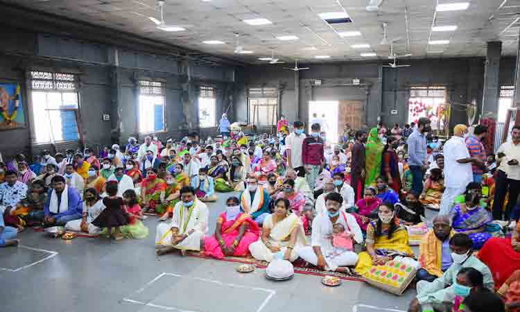 యాదాద్రిలో వైభవంగా నిత్యకల్యాణోత్సవం