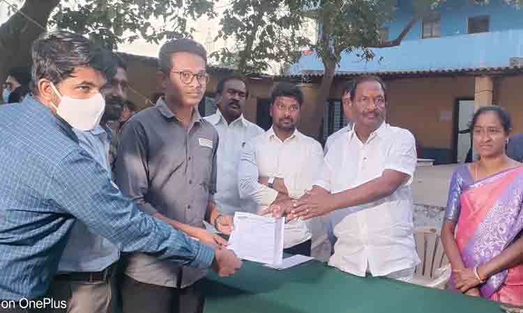 మెగా జాబ్‌ మేళాకు యువ వెల్లువ