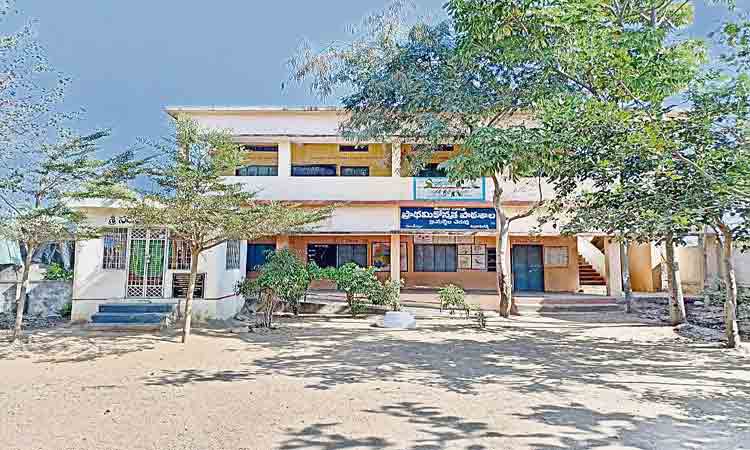 మద్దెలచెరువు బడి..సౌకర్యాల ఒడి!