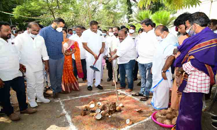 సకల వసతులతో సమీకృత మార్కెట్లు