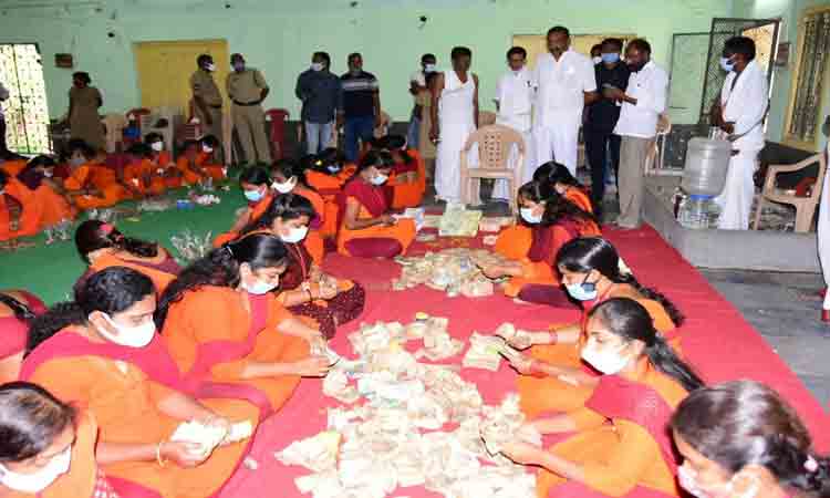 సమ్మక్క-సారలమ్మ జాతర హుండీల లెక్కింపు