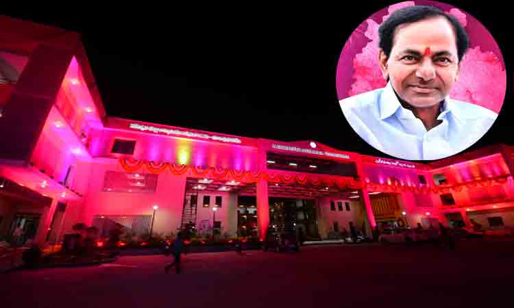 అభిమాన నేత రాక కోసం..