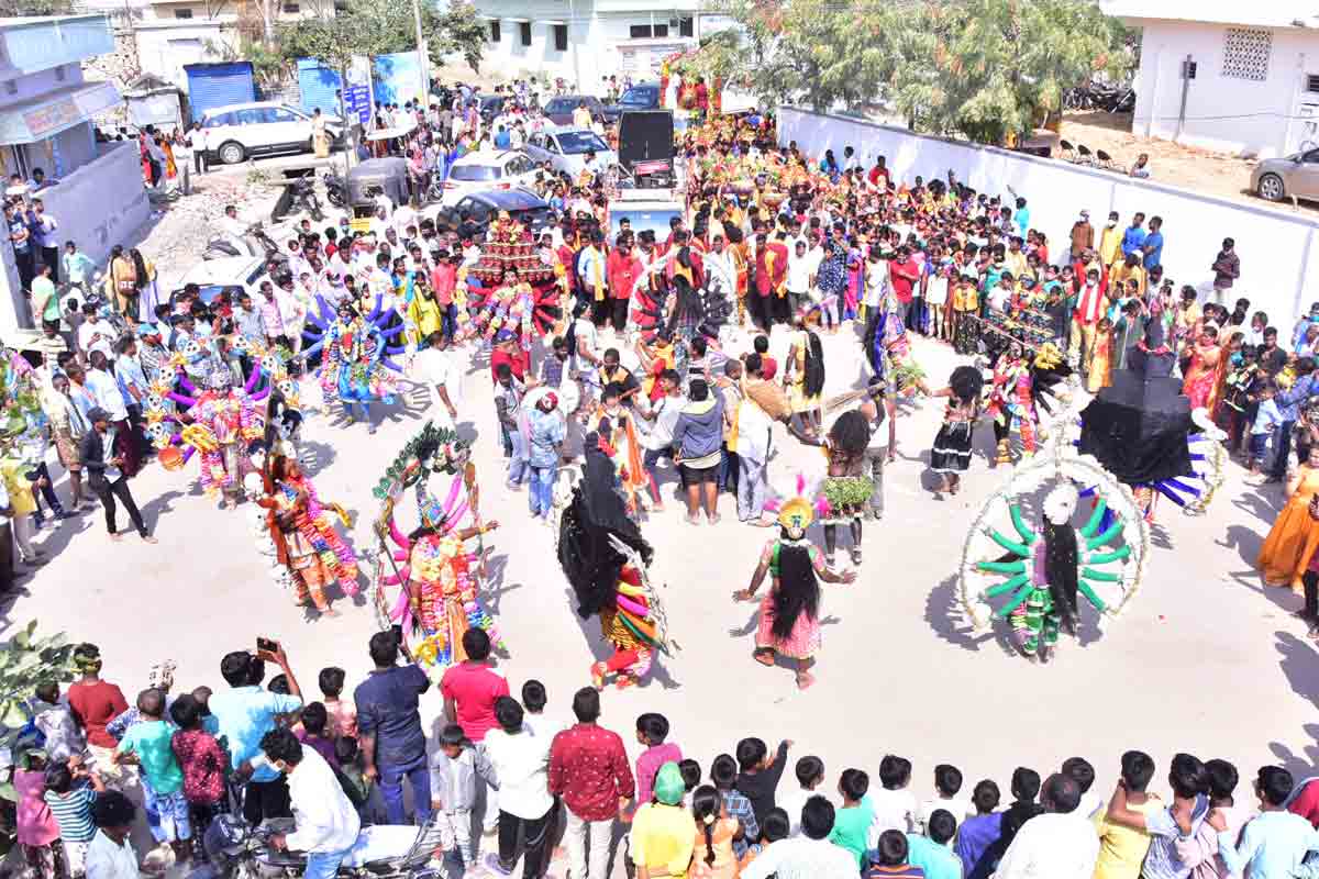 జగజ్జననీ.. పాహిమాం