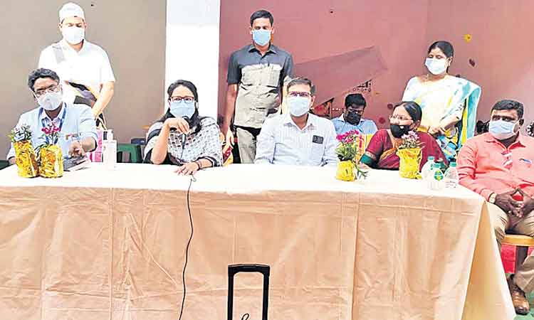 మహిళలు ఆర్థికాభివృద్ధిని సాధించాలి