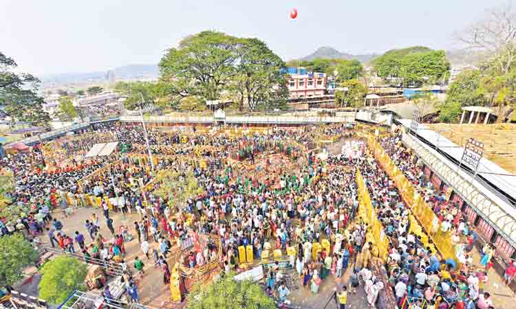 జనగంగ మురవంగ సమ్మక్క చేరంగ