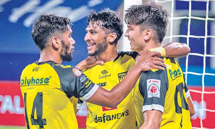 సెమీస్‌లో హైదరాబాద్‌