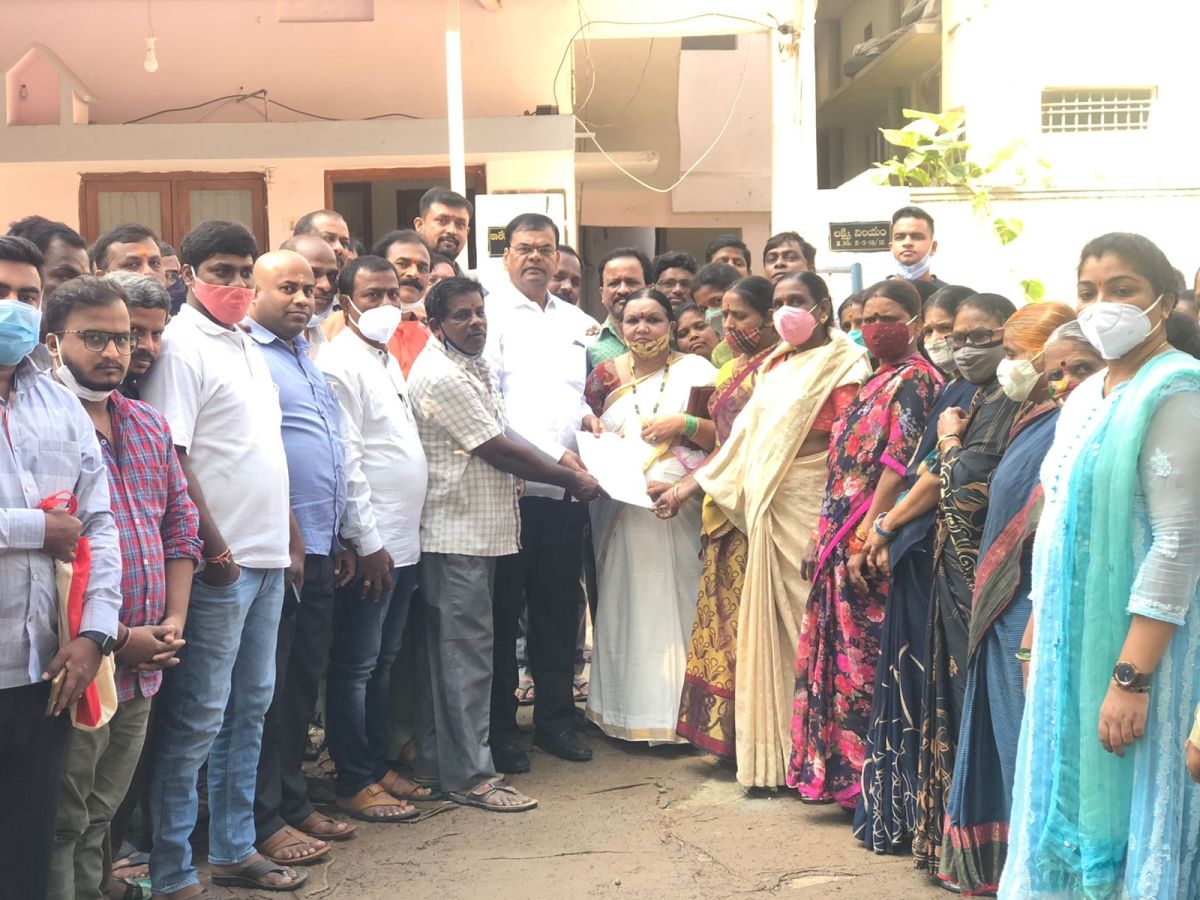 Local problems | స్థానిక సమస్యలకు సత్వరమే పరిష్కారం : ఎమ్మెల్యే కాలేరు వెంకటేశ్‌