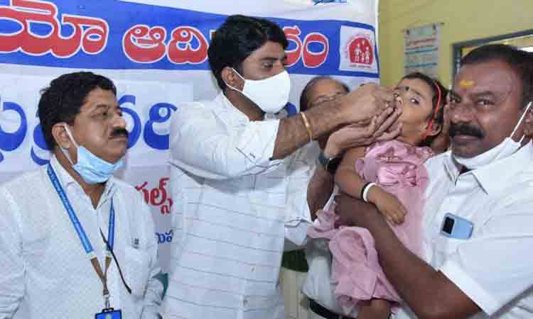 చిన్నారులకు ఆరోగ్యవంతమైన భవిష్యత్‌ను అందించాలి