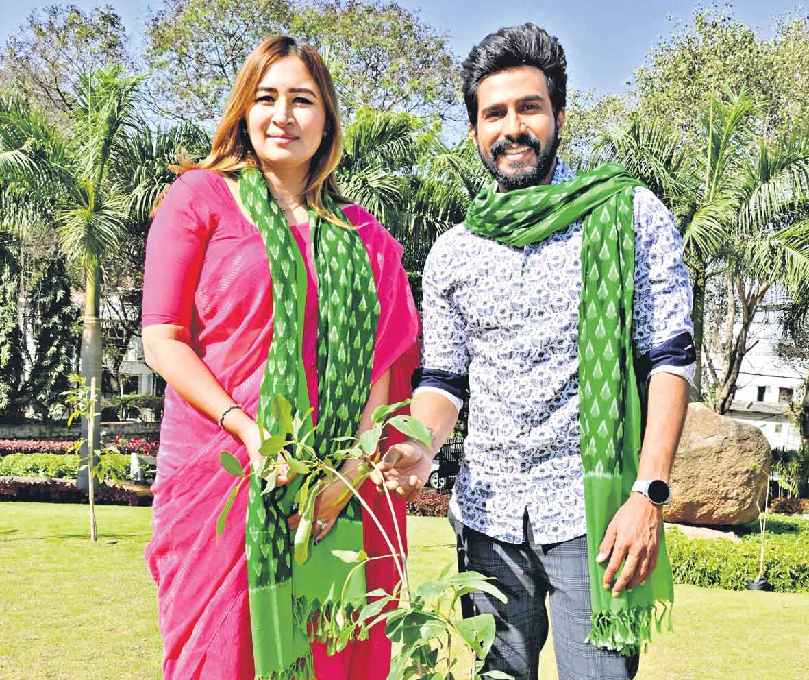 గ్రీన్‌ ఇండియా చాలెంజ్ లో బ్యాడ్మింటన్‌ క్రీడాకారిణి గుత్తాజ్వాల