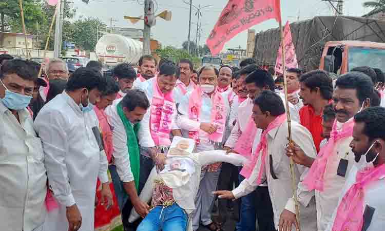 తెలంగాణ ద్రోహి బీజేపీ! క్షమాపణ చెప్పు మోదీ!!