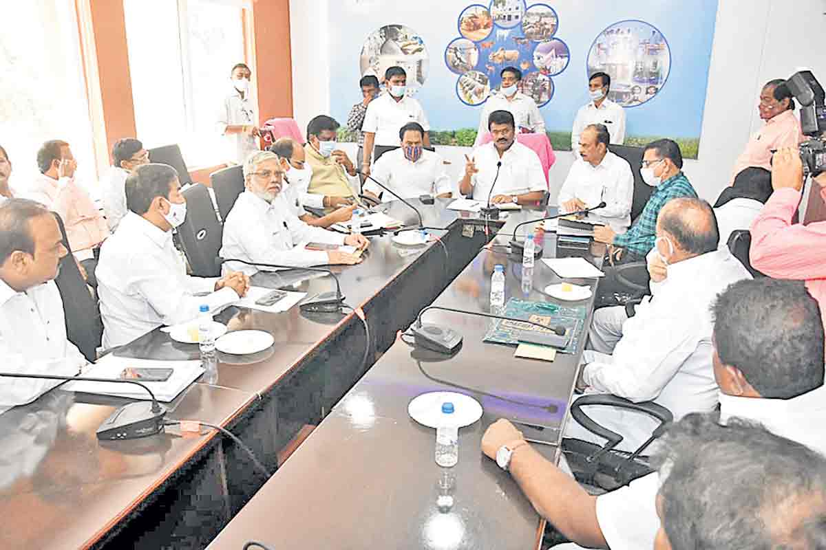 రాష్ట్రంలోని అన్నివర్గాల అభివృద్ధికి కృషి