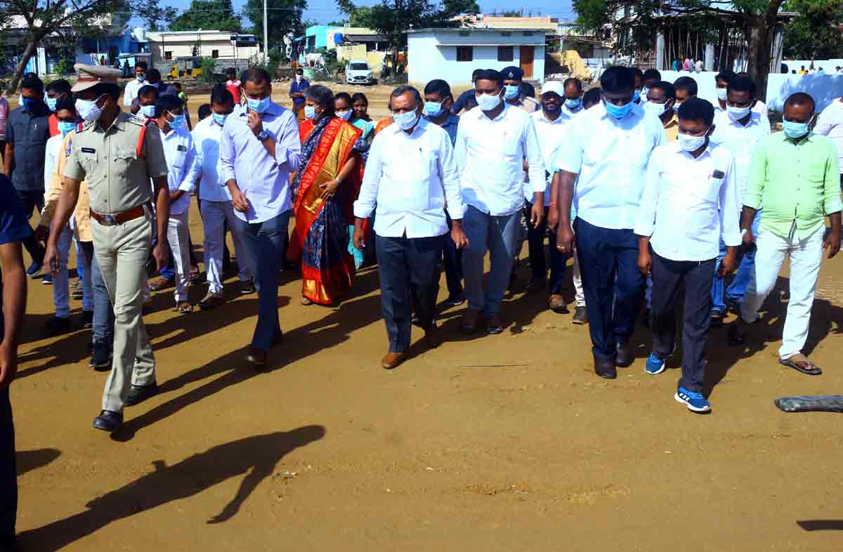 విద్యార్ధులకు వరం పూలే గురుకులం