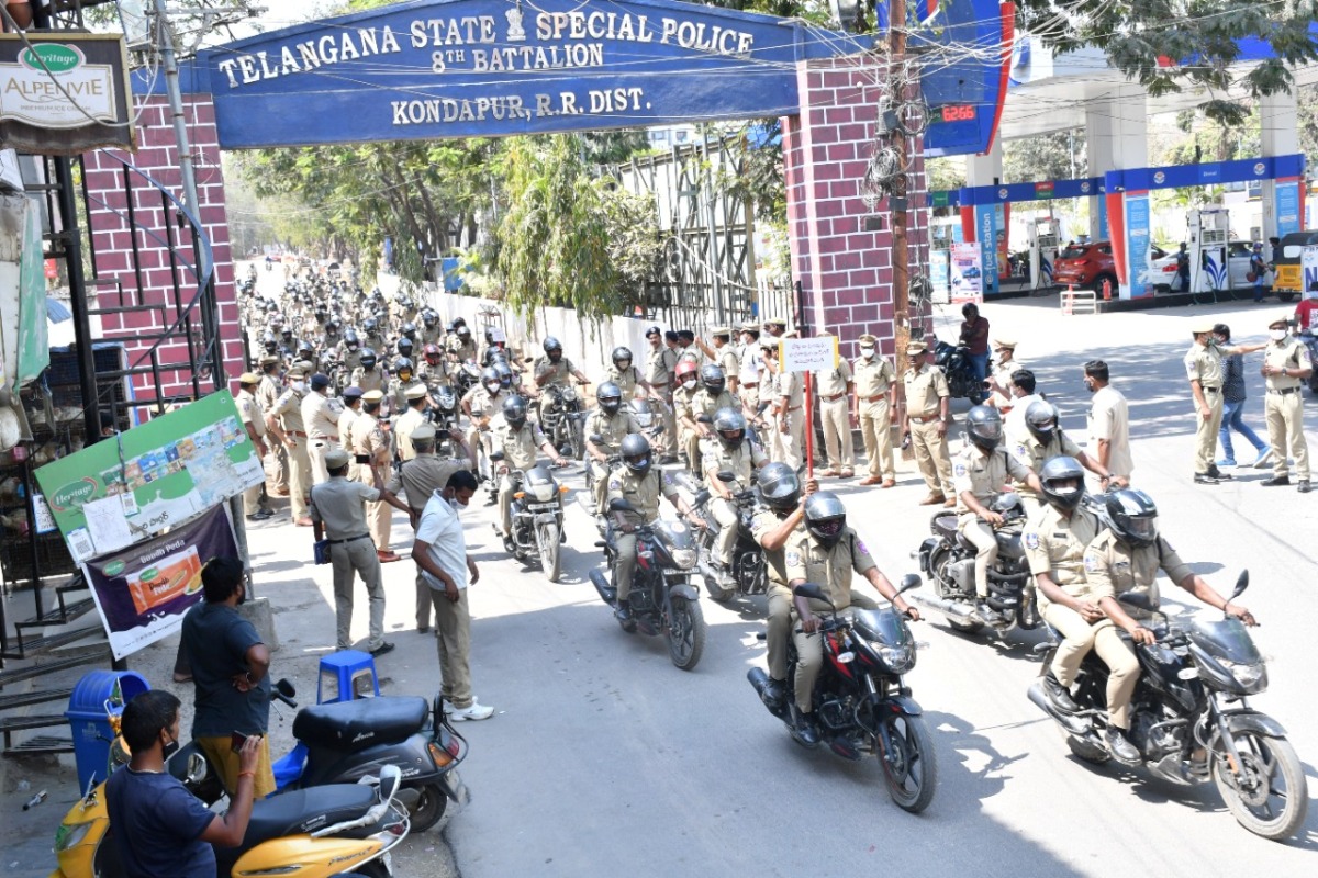 Kondapur Battalion | హెల్మెట్ అవ‌స‌రాన్ని తెలియ‌జేస్తూ కొండాపూర్‌ బెటాలియన్‌ పోలీసుల ర్యాలీ