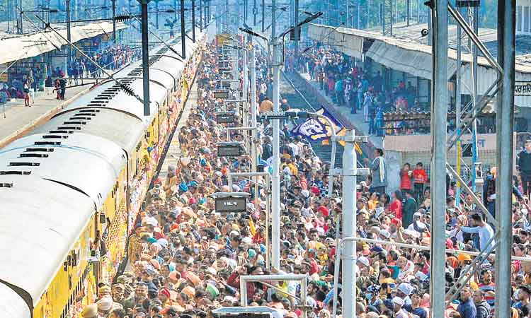 అస్సాం సీఎంను బర్తరఫ్‌ చేయాలి