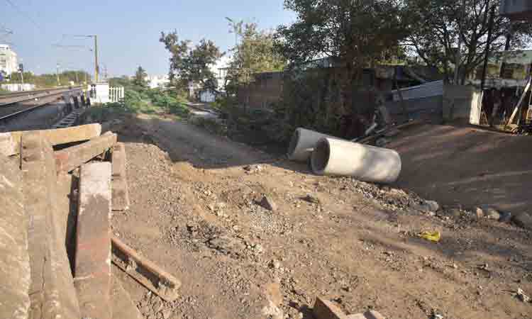 మురుగు నీరు పోయేదెట్లా?