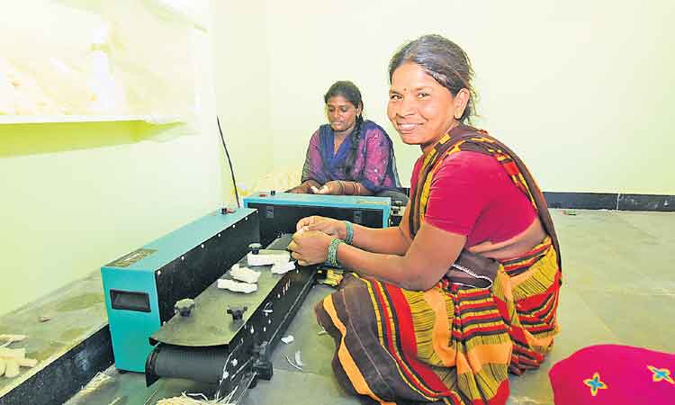 ఆత్మగౌరవంతో బతుకుతున్నా