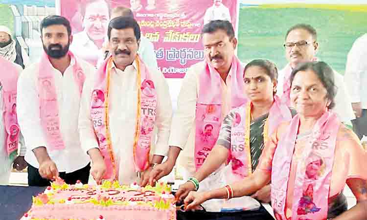 కేసీఆర్‌ ప్రధాని కావాలని కోరుకుంటున్నా..