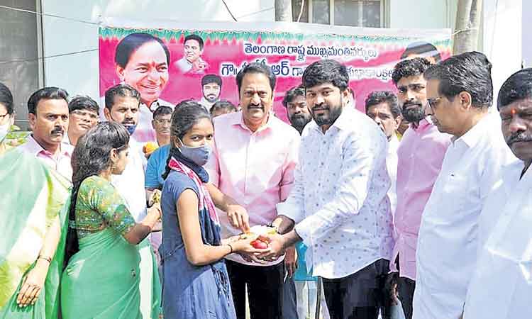 అభివృద్ధి ప్రదాత సీఎం కేసీఆర్‌