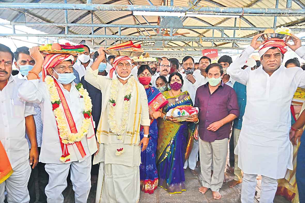 బాసరకు వసంత పంచమి శోభ