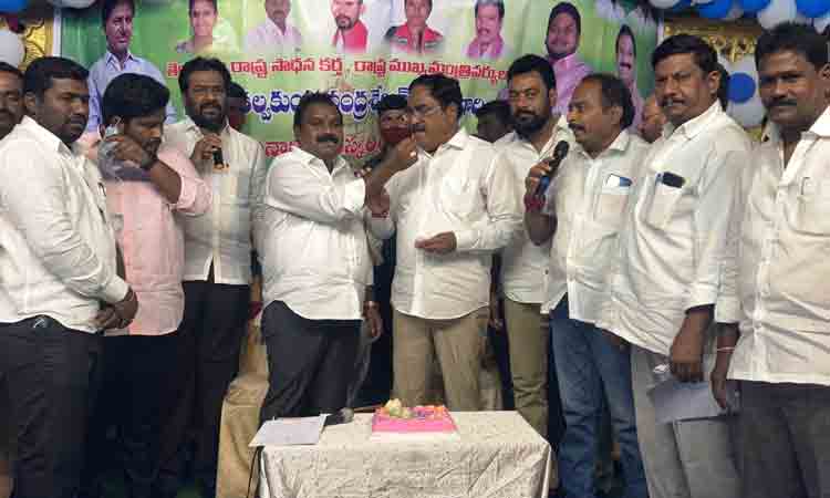 300 మంది రక్తదానం