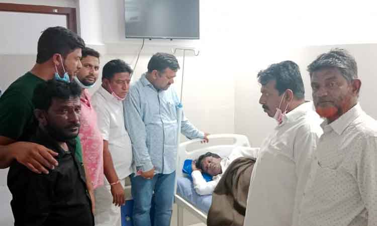 ఆర్మూర్‌ మున్సిపల్‌ వైస్‌చైర్మన్‌పై దాడి