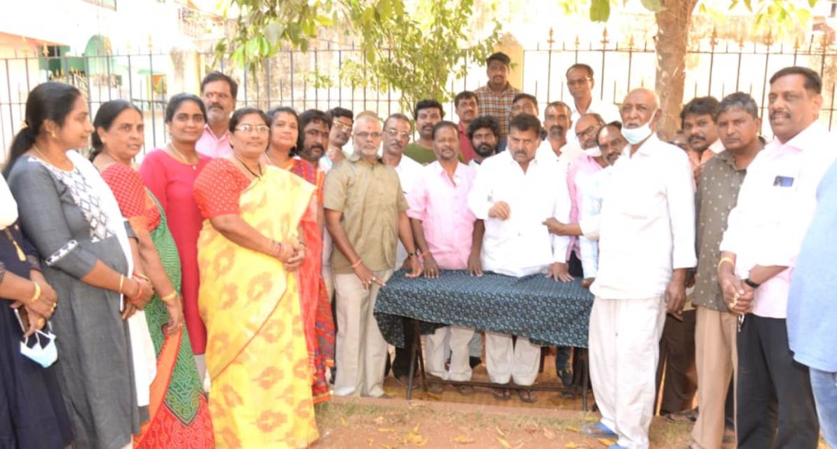 Cmrf | లబ్దిదారులకు సీఎం రిలీప్‌ ఫండ్‌ చెక్కుల పంపిణీ