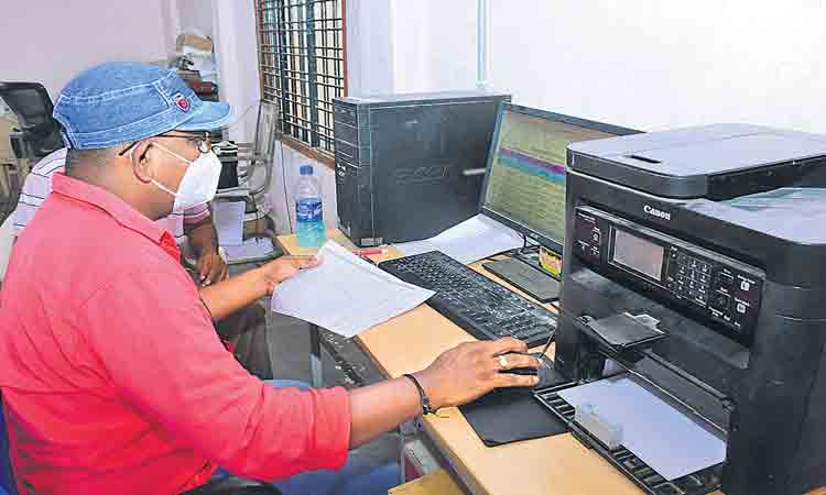 95% స్థానికులకే