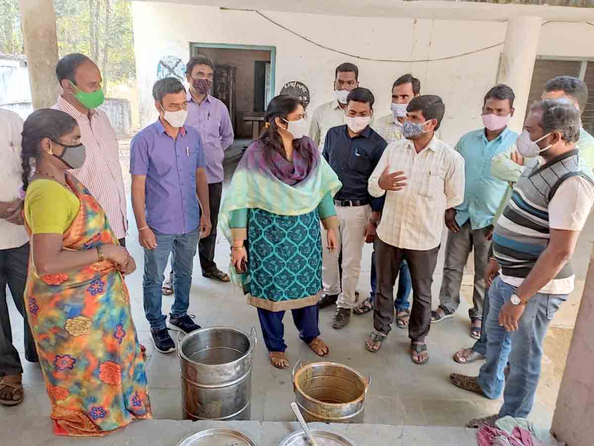 Rangareddy : విద్యార్థుల హాజరు శాతం పెంచాలి.. డీఈవో రేణుకాదేవీ