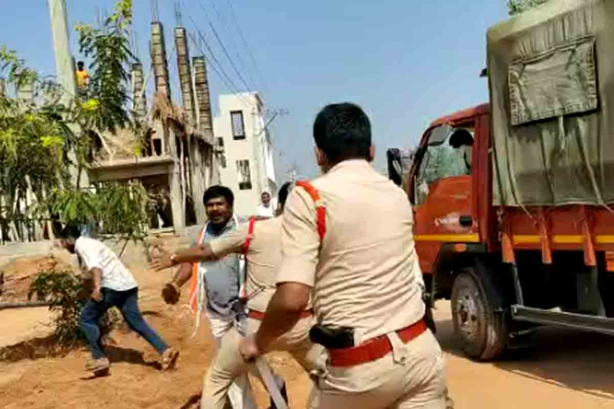 అచ్చంపేటలో ఉద్రిక్తత