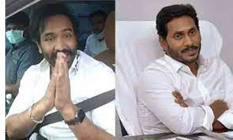 మా నాన్నకు ఆహ్వానం చేరకుండా చేశారు : మంచు విష్ణు